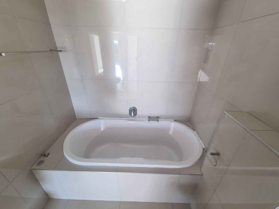 To Let 2 Bedroom Property for Rent in Burgundy Estate Western Cape